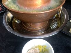 -果松木炭酸菜铜火锅·外婆参鸡汤