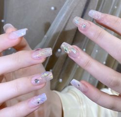 -花岐款式专研健康美甲沙龙