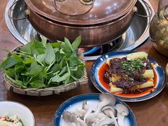 -岳记兴隆·青城腊排铜火锅(融创店)
