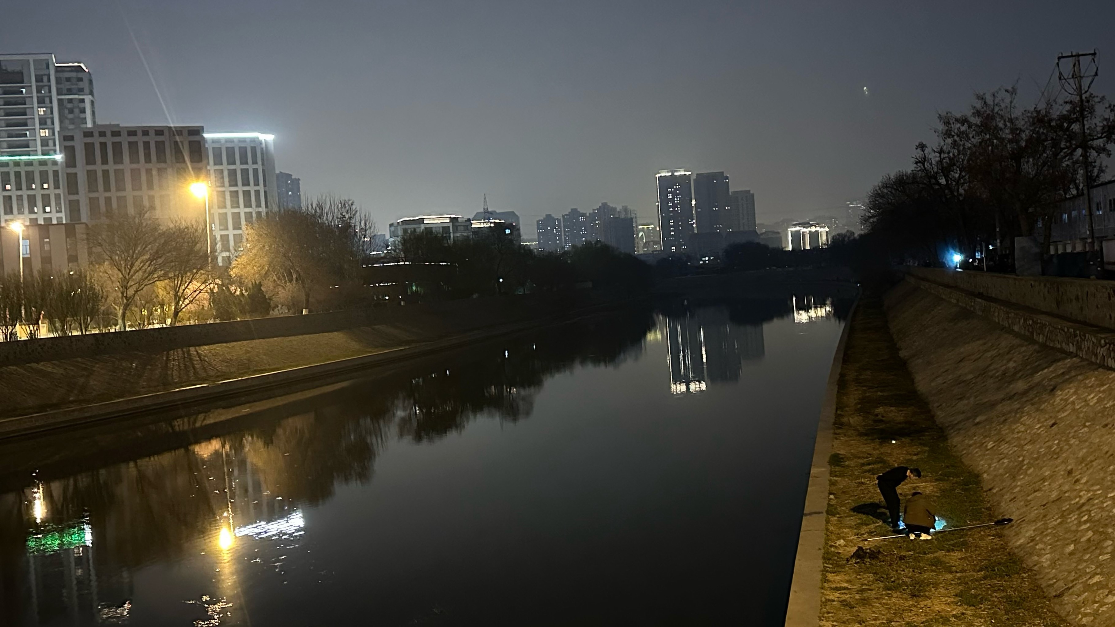 农村河边夜景图片真实图片