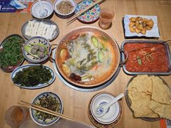 -洱火云南酸菜牛肉火锅(石景山当代商城店)