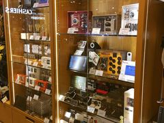 -LOG-ON(海港城店)