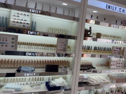 -EMILY艾枚莉美甲美睫·美颜·现磨咖啡