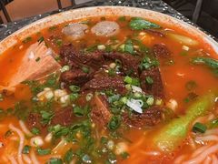 -粉八·云南米线·建水烧烤(常熟路店)