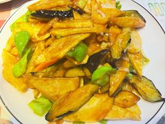地三鲜-东北哈尔滨酱骨头馆房掌柜铁锅炖