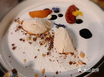 上传一张东方卫视当年极火的一档美食栏目【顶级厨师】第