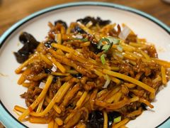 鱼香肉丝-东来菜馆•手抓海鲜家常菜•海鲜锅贴(鸽子窝店)