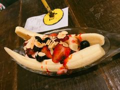 -莓园冰淇淋店