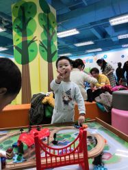 -莫莉幻想儿童乐园(武汉保利广场店)