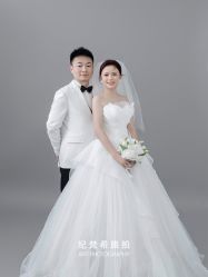 -纪梵希旅拍婚纱摄影(大连总店)