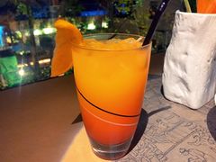 穹六人间米兰日落-穹六人间 people 6(岳阳路店)
