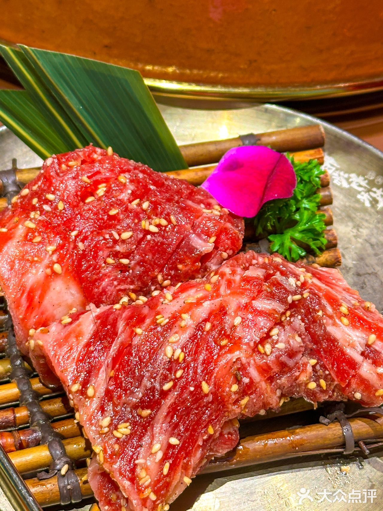 你绝对不会后悔的！快来老太太的泥炉烤肉店吧！