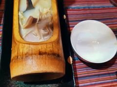 -香巴拉云南餐厅(华莱坞店)