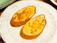 蒜蓉面包-1886德国汽车餐厅(外滩中央店)