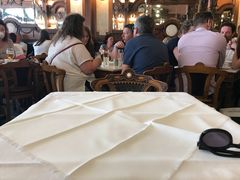 -Majestic Café