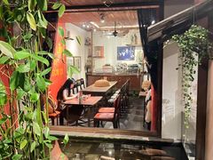 -Cuc Gach Quan Restaurant