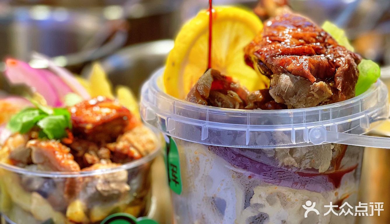 这个点想不想吃刚刚烤出来马路边边的冒烤鸭🦆