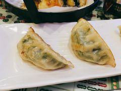 韭菜锅贴饺-七爷清汤腩·港式餐厅(金狮广场店)