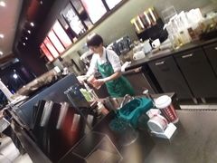-星巴克臻选(莘庄仲盛店)