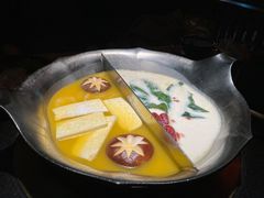 红颜花胶鸡锅底-湊湊火锅·茶憩(恒隆广场店)