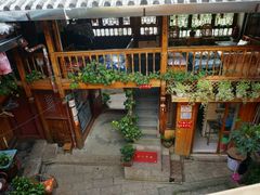 -五花石之旅客栈
