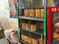 面包甜点陈列柜-芬芳甜品(同福路店)