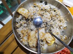 -山野的朋友露营炭火烤肉