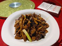 茶树菇炒鸡杂-兴农记