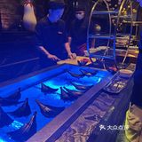 自助餐厅是一个让人吃饱喝足的地方