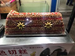 -布尔津河堤夜市