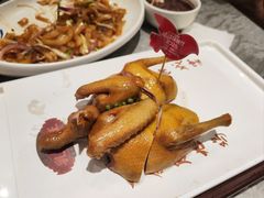 藤椒乳鸽王-朱记乳鸽王·非遗石岐乳鸽·全鸽宴(大兴旗舰店)