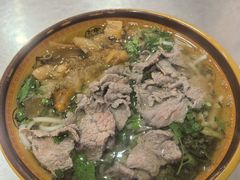 -花溪牛肉粉(八鸽岩店)