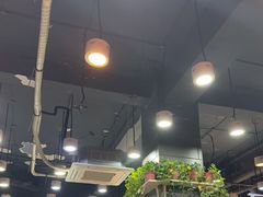 -愉肴麻辣香锅(中山路店)