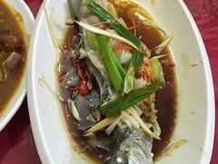 -布尔津河堤夜市