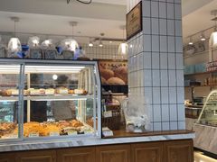 面包甜点陈列柜-老大昌(淮海中路店)