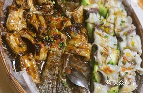 Steamed Carp with Bamboo Basket
