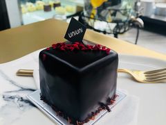 -UNI UNI(环亚凯瑟琳店)