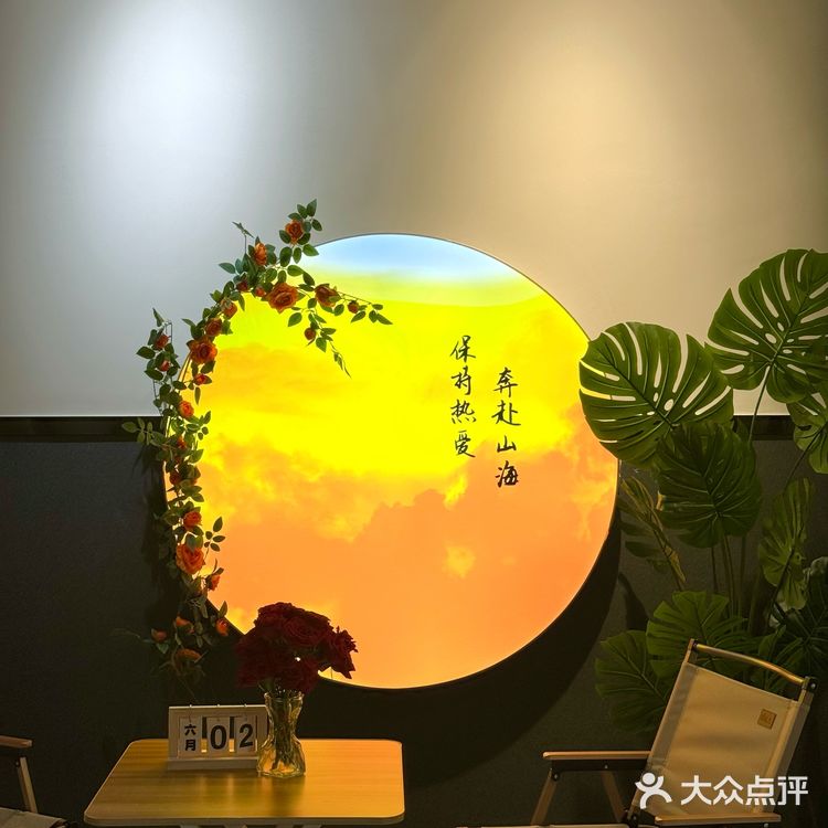 高温烤制，真正做到外焦里嫩，锁住肉里鲜嫩肉汁