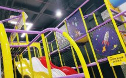 -蹦贝运动中心·蹦床·攀岩·闯关(龙岗店)
