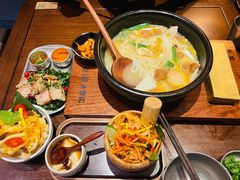 -银米·云南传统过桥米线(双廊黑金冠店)