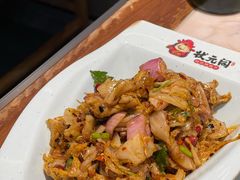 酸菜芯拌圆葱-状元阁烧烤(新华路总店)