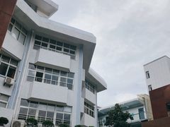 -武汉市洪山区武珞路小学