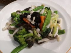 -暹罗酒肆泰餐厅酒吧