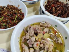-笨罗卜浏阳菜馆(太平街店)