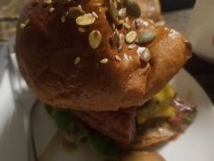 -HIGH FIVE哈福手工汉堡(桂林路店)