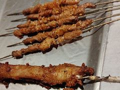 -三个大叔烤羊肉串·歌手驻唱·碳烤鲜肉(西三旗店)