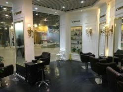 -变画·发型STUDIO