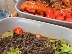 -蜜桃餐厅·伴山(湖滨商业街店)