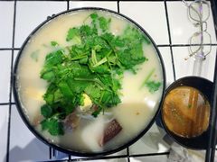 豚骨上汤小锅米线-肥汁米蘭香港米线(长宁来福士店)