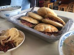 驴肉火烧-牛老五羊杂汤(广阳区总店)